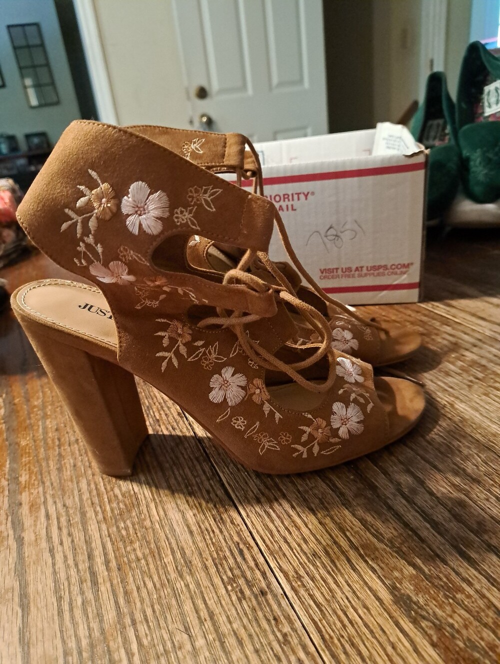 JustFab Lizette Tan Embroidered Lace Up Block Heel Sandals Size 11 Dress Shoes
